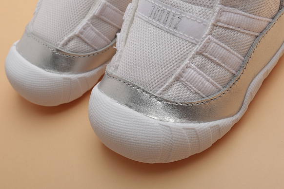 Детские кроссовки Jordan 11 Crib Bootie (CI6165-100) - фото 4 картинки