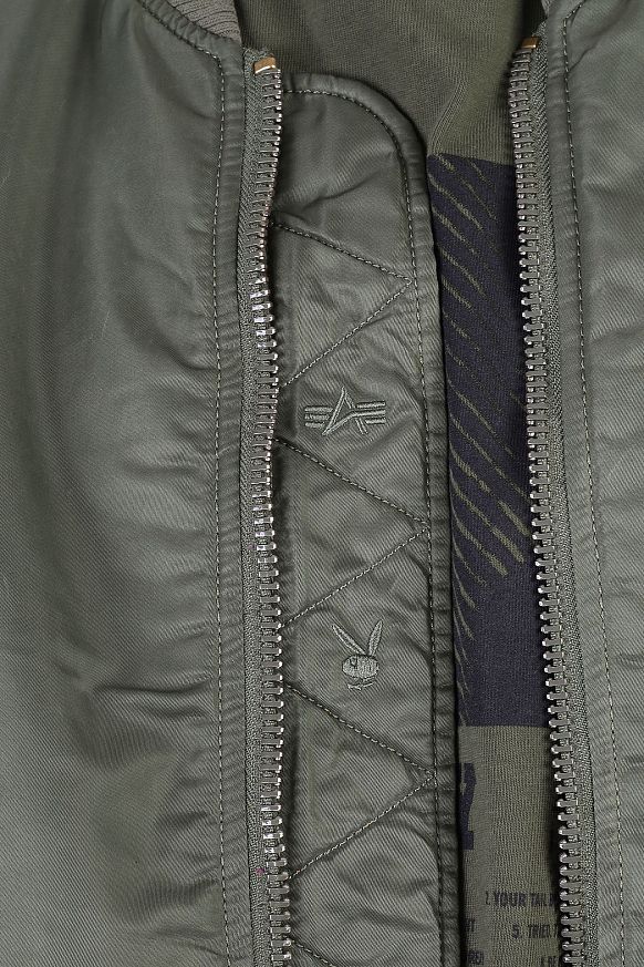 Мужская куртка Alpha Industries x Play Boy MA-1 Flight Jacket (CJP51502C1-sage) - фото 4 картинки