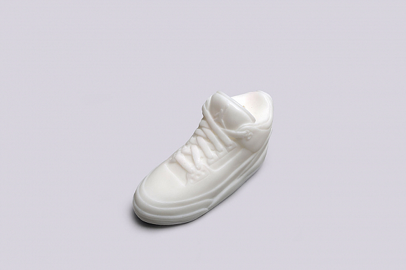 Свеча What The Shape Jordan 3 (J3-white) - фото 3 картинки