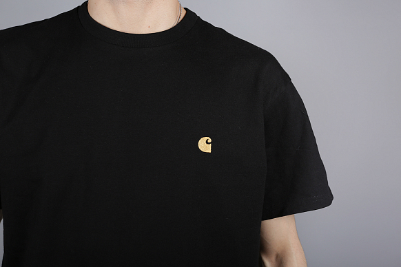 Мужская футболка Carhartt WIP S/S Chase T-Shirt (I026391-black/gold) - фото 2 картинки