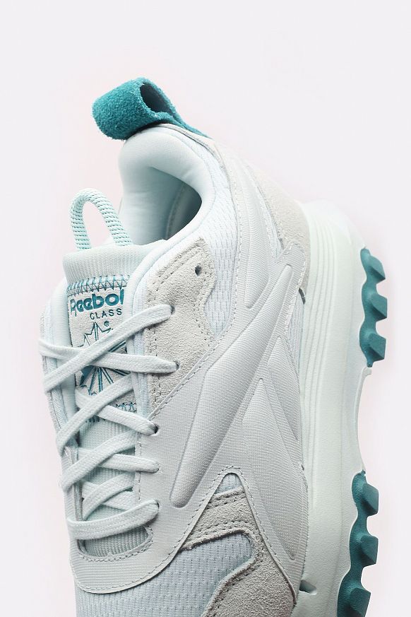 Женские кроссовки Reebok x Cardi B Classic Leather V2 (GW8873) - фото 7 картинки