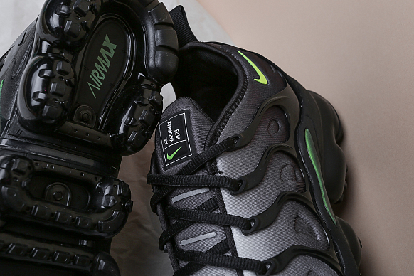 Мужские кроссовки Nike Air Vapormax Plus (924453-009) - фото 3 картинки