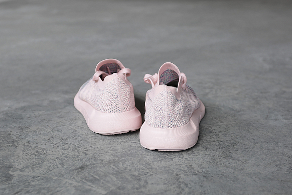 Женские кроссовки adidas Originals Swift Run PK W (CG4134) - фото 2 картинки