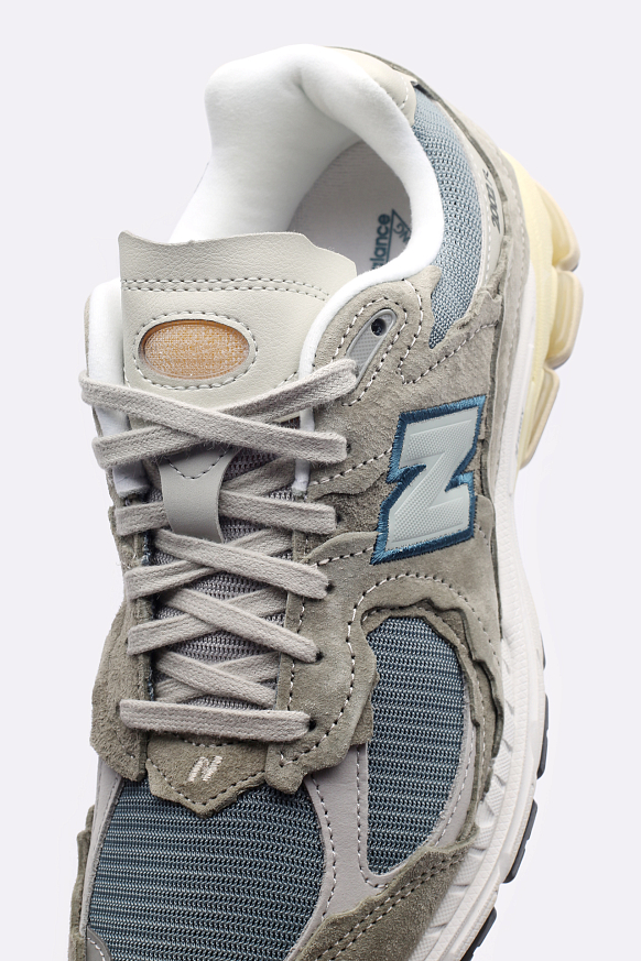 Мужские кроссовки New Balance 2002R (M2002RDD) - фото 2 картинки