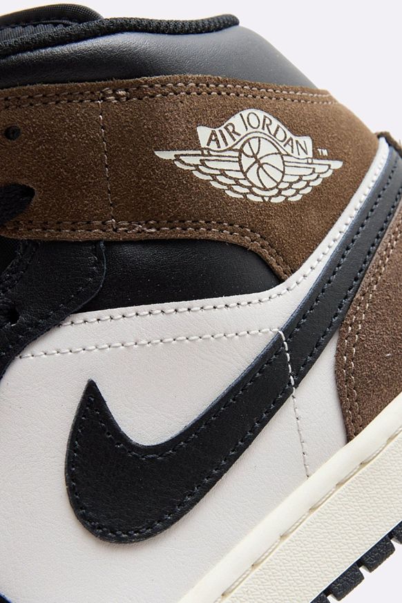 Мужские кроссовки Jordan 1 Mid (DQ8426-007) - фото 2 картинки