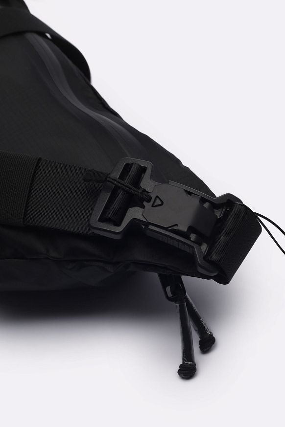 Сумка KRAKATAU Light-Weight Waterproof Shoulder Bag (U20-1) - фото 4 картинки