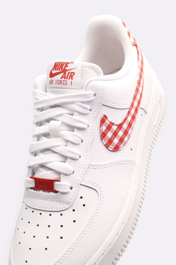 Женские кроссовки Nike WMNS Air Force 1 '07 ESS Trend (DZ2784-101_) - фото 2 картинки