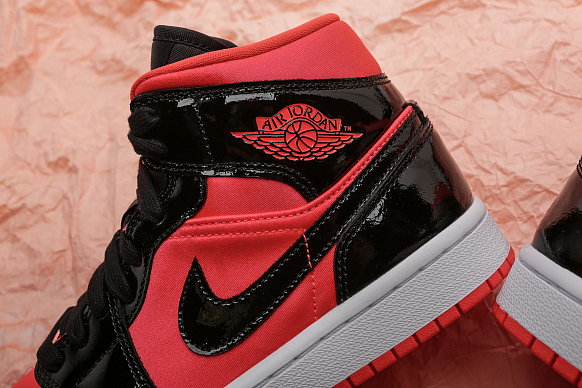 Женские кроссовки Jordan WMNS 1 Mid (BQ6472-600) - фото 4 картинки