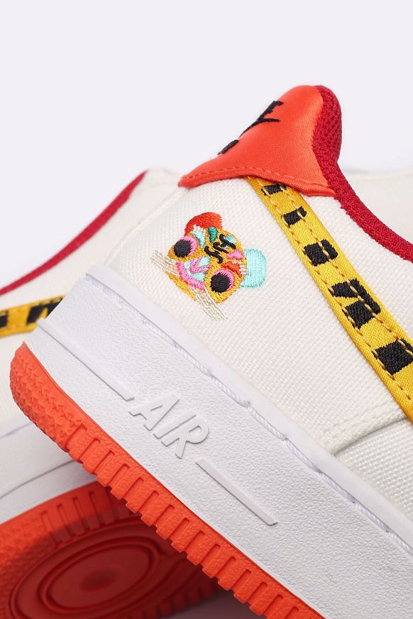 Женские кроссовки Nike Air Force 1 LV8 (GS) (DQ4502-171) - фото 4 картинки