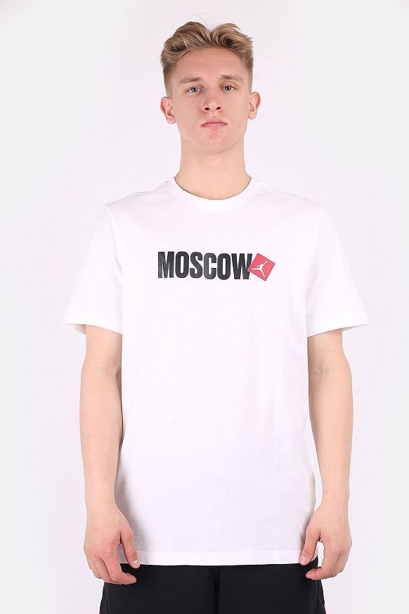 Мужская футболка Jordan Moscow Short-Sleeve T-Shirt (DD8038-100) - фото 2 картинки