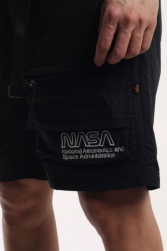 Мужские шорты Alpha Industries NASA Utility Short (EBN53001C1-black) - фото 2 картинки