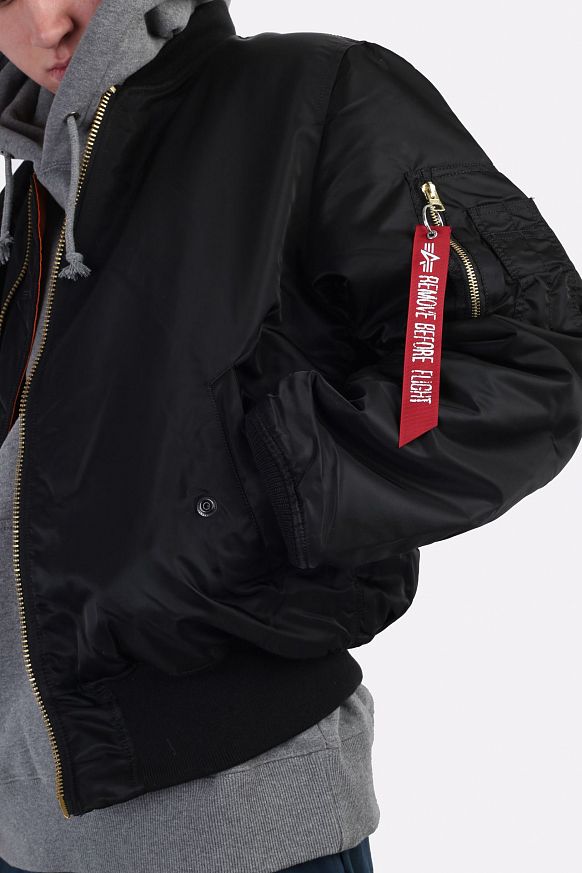Мужская куртка Alpha Industries MA-1 (MJM21000C1-black) - фото 2 картинки