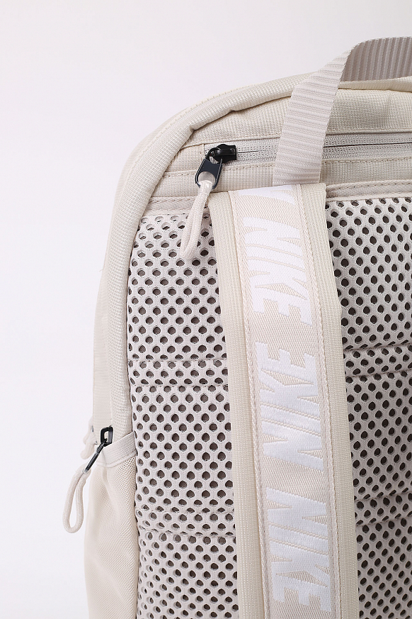 Рюкзак Nike Essentials Backpack (BA6143-104) - фото 7 картинки