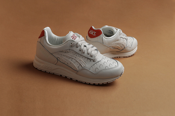 Женские кроссовки ASICS Gel Saga (1192A074-100)