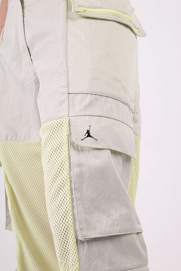 Женские брюки Jordan Sportswear Heatwave Women'S Utility Pant (DD0280-072) - фото 3 картинки