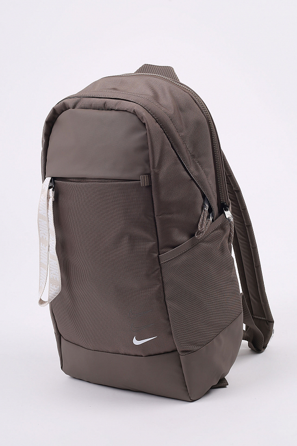 Рюкзак Nike Essentials Backpack (BA6143-040) - фото 4 картинки