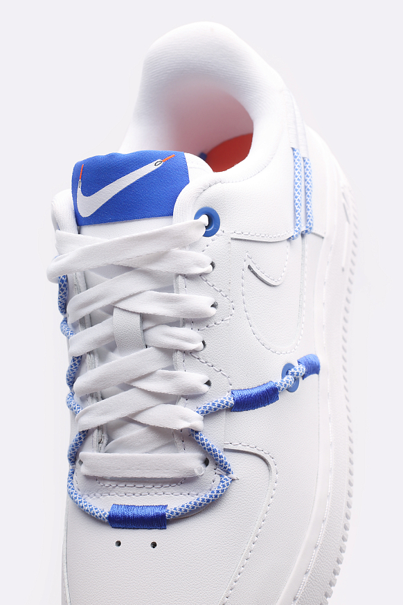 Женские кроссовки Nike WMNS Air Force 1 '07 LX (DH4408-100) - фото 2 картинки