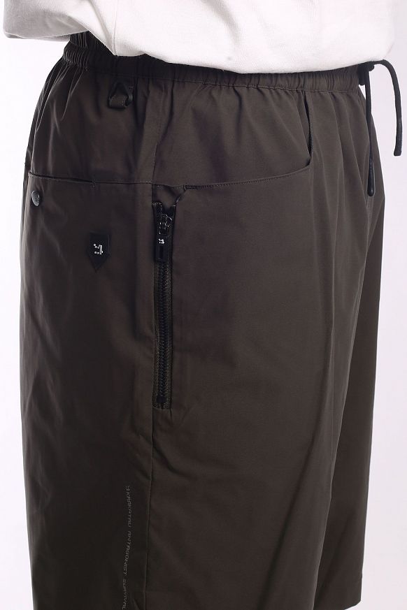 Мужские шорты KRAKATAU Rm167-5 (Rm167-5-темно-зеленый) - фото 3 картинки