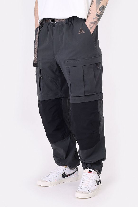 Мужские брюки Nike ACG Smith Summit Cargo Pant (CV0655-070)