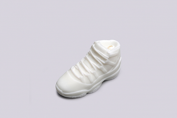Свеча What The Shape Jordan 11 (J11-white) - фото 3 картинки