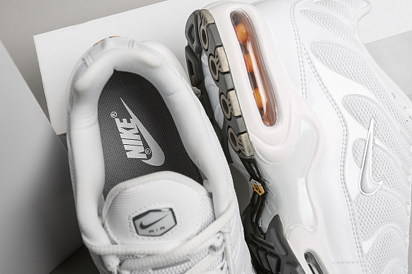 Мужские кроссовки Nike Air Max Plus (604133-139) - фото 2 картинки