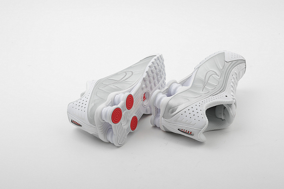 Женские кроссовки Nike WMNS Shox R4 (AR3565-101) - фото 6 картинки