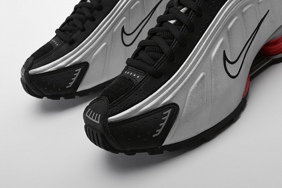 Мужские кроссовки Nike Shox R4 (BV1111-008) - фото 3 картинки