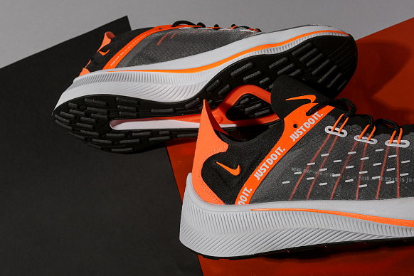 Мужские кроссовки Nike EXP-X14 SE (AO3095-001) - фото 3 картинки