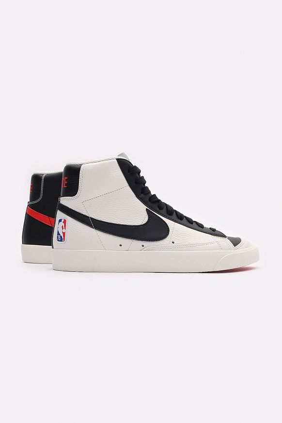 Мужские кроссовки Nike Blazer Mid '77 EMB (DD8025-101)