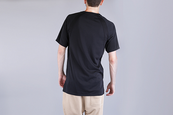 Мужская футболка Jordan Lifestyle Tech Short-Sleeve Top (860152-010) - фото 4 картинки