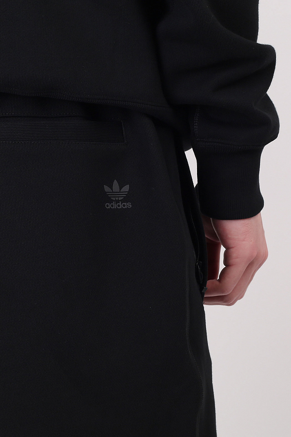 Мужские шорты adidas Originals x Pharrell Williams Basic (GL2122) - фото 7 картинки