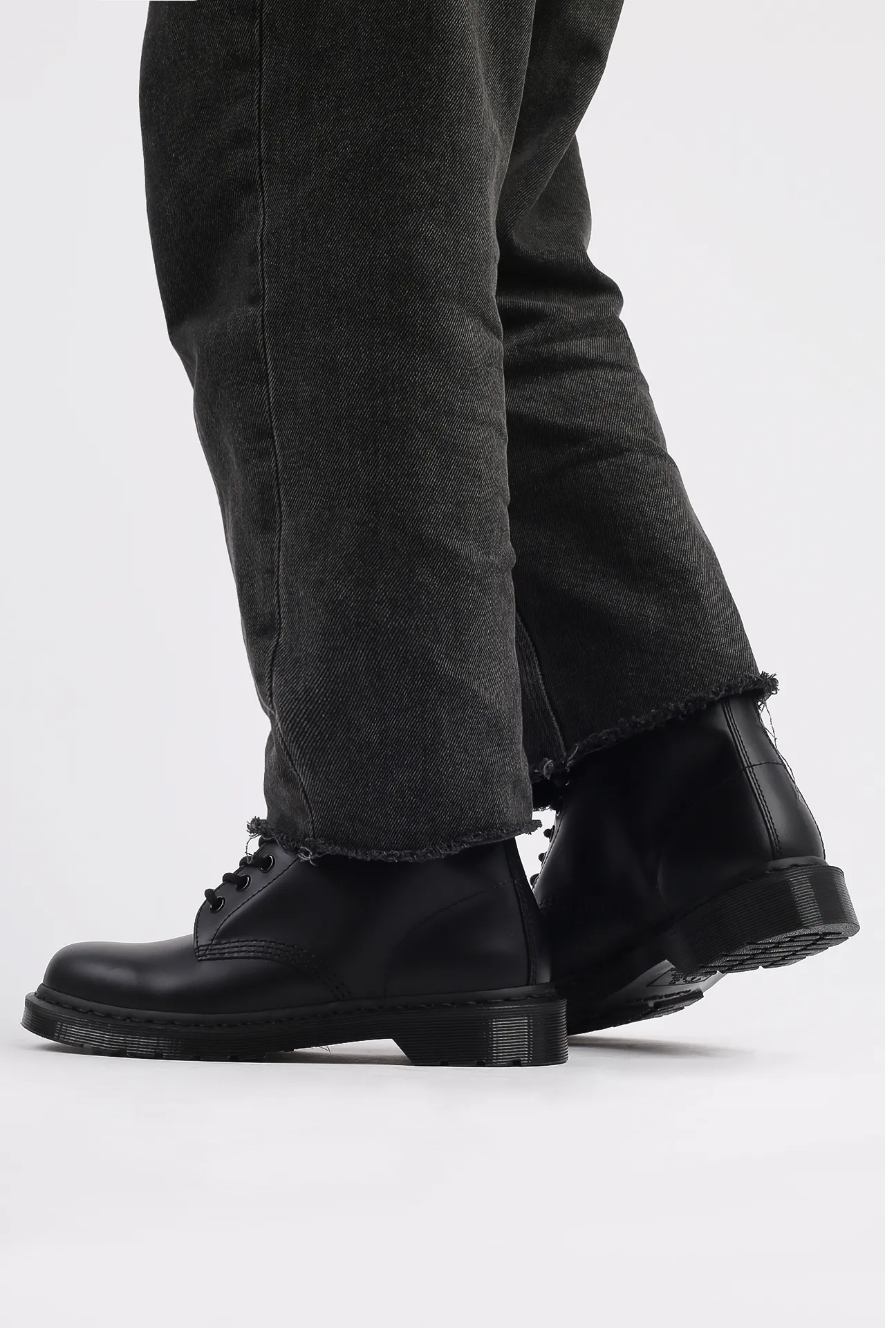 1460 mono boots online