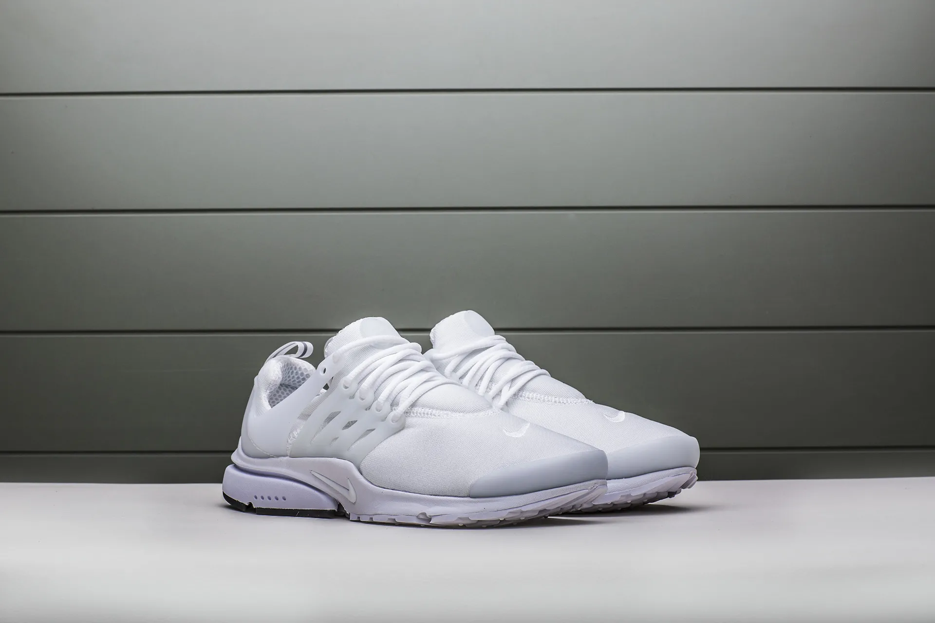 Nike air presto white essential hotsell