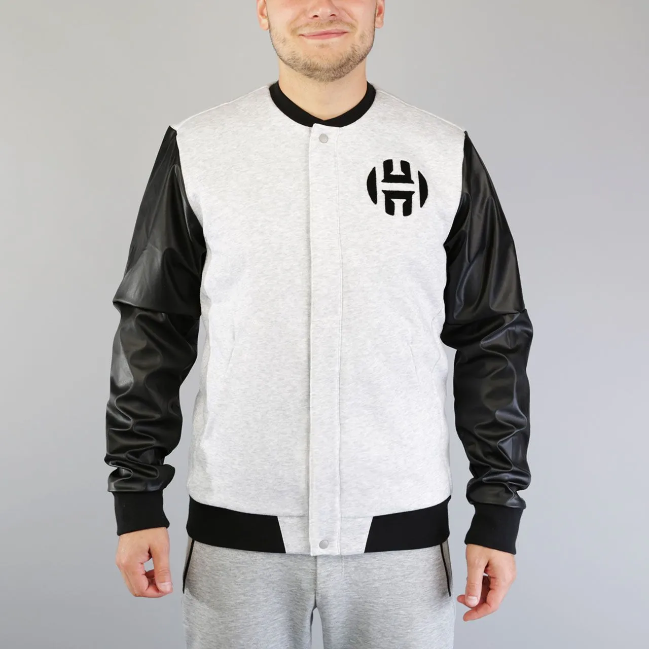 Varsity Jacket мужской бомбер. Бомбер adidas Harden. Куртка Varsity Jacket. Бомбер адидас мужской.