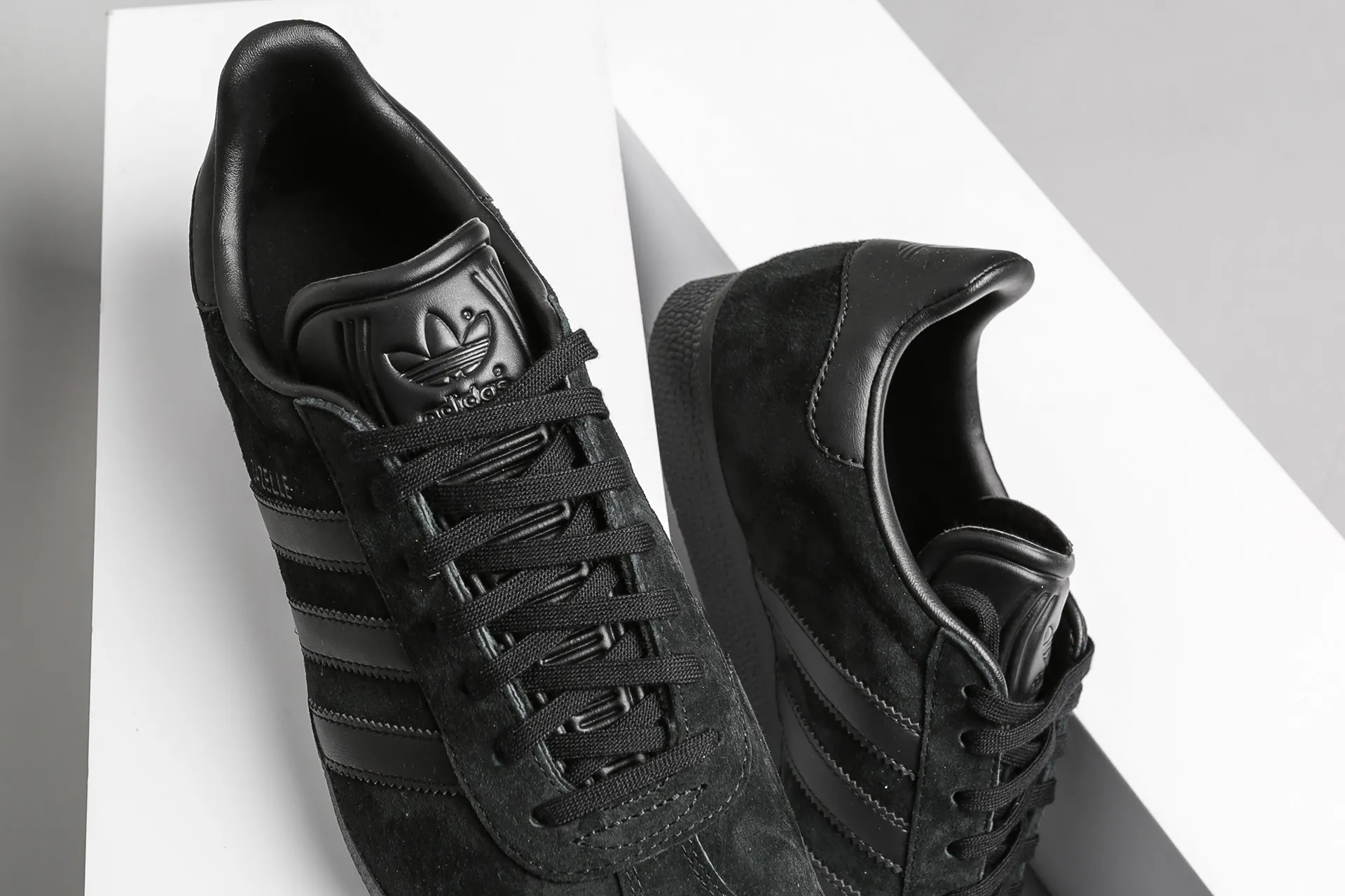 adidas Originals Gazelle CQ2809 Sneakerhead