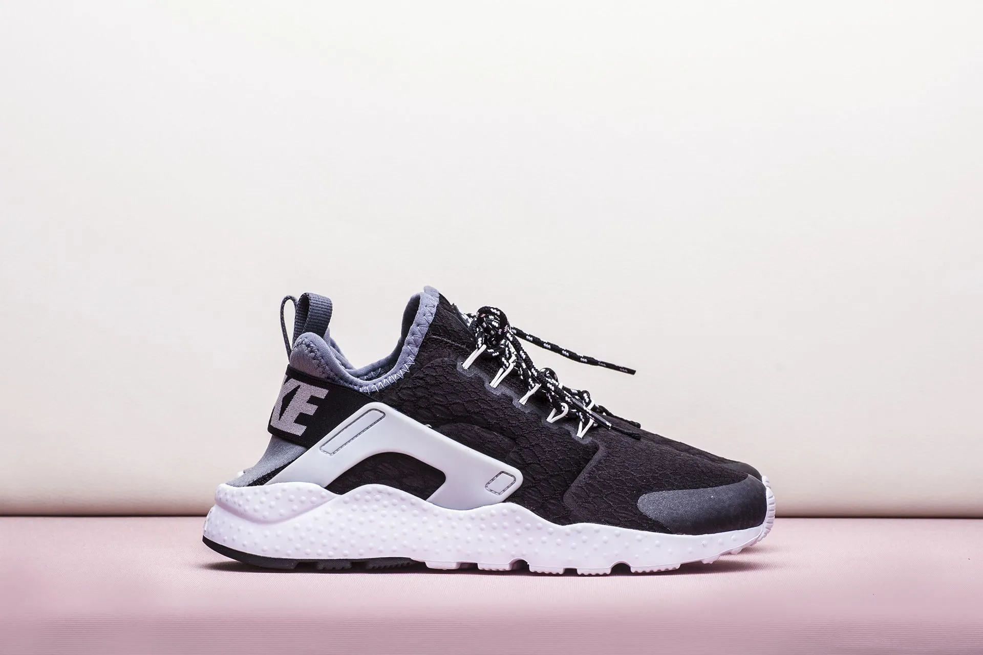 Nike WMNS Air Huarache Run Ultra SE 859516 002 Sneakerhead