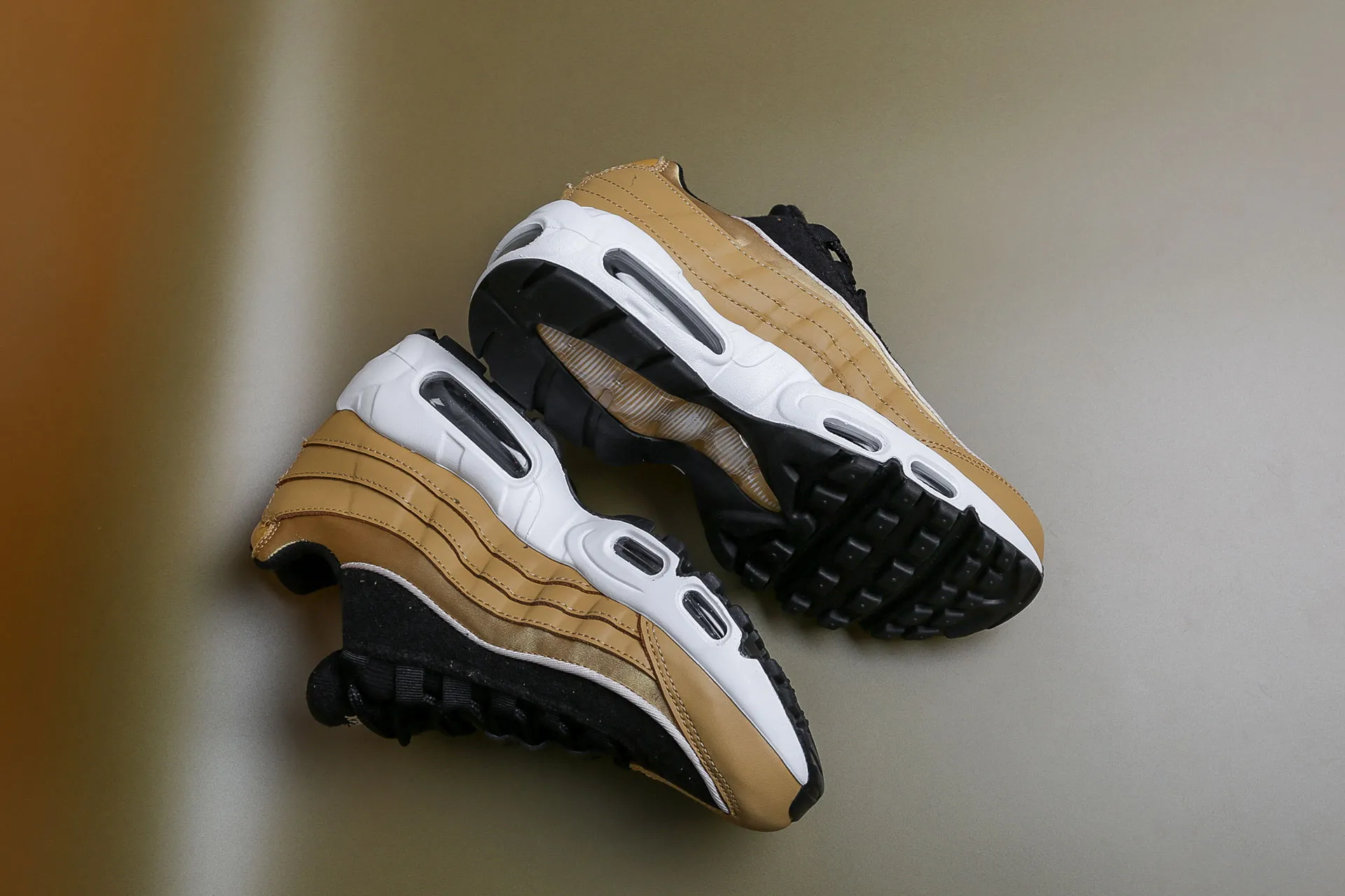 Nike WMNS Air Max 95 LX AA1103 701 Sneakerhead