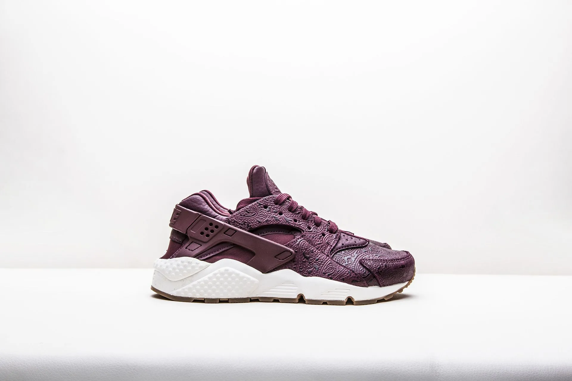 Nike WMNS Air Huarache PRM 683818 600 Sneakerhead