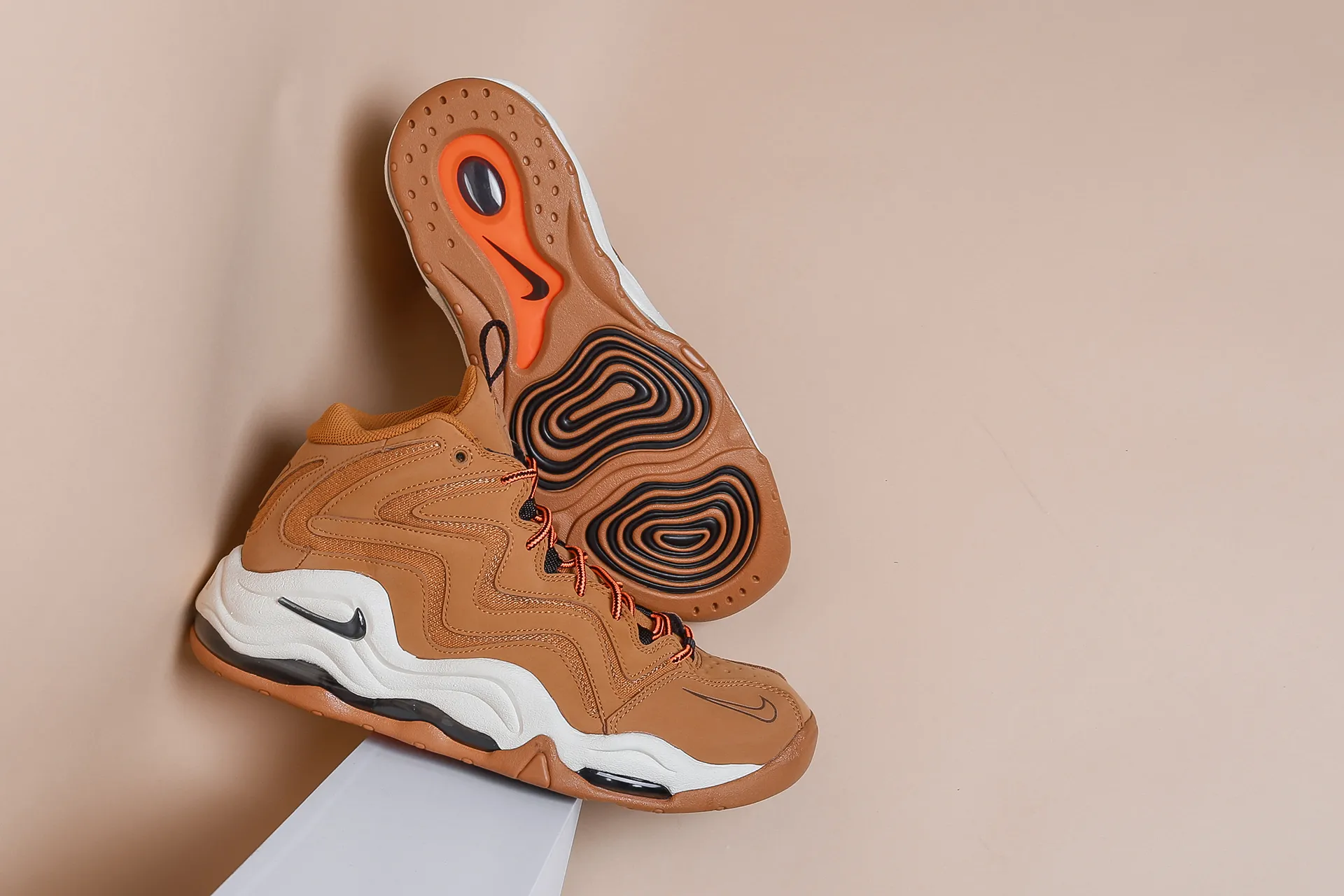 Nike air pippen brown hotsell