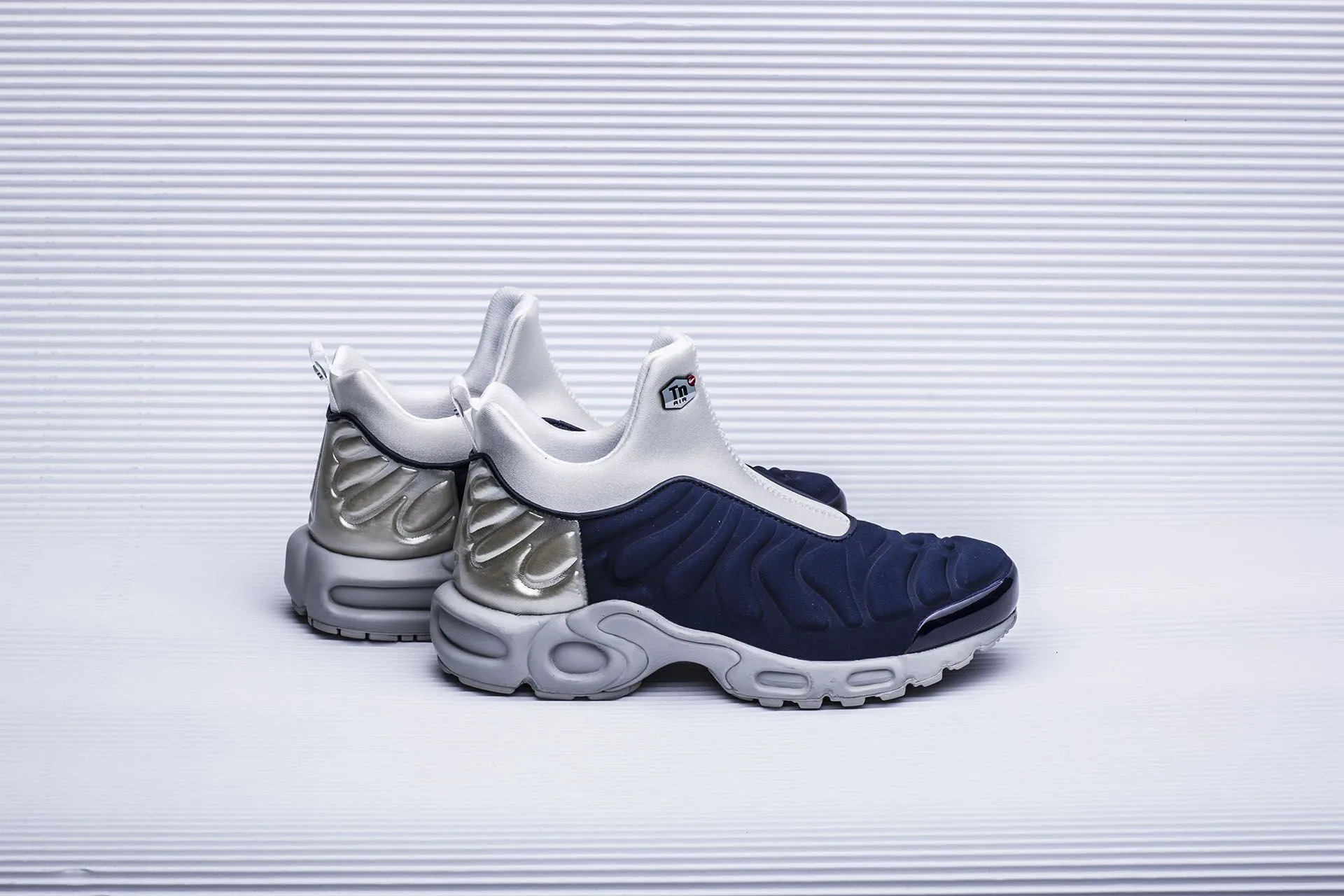 Nike WMNS Air Max Plus Slip SP 940382 400 Sneakerhead