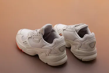 adidas Originals Falcon W EE5118 Sneakerhead
