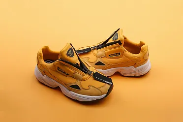adidas Originals Falcon Zip W EE5113 Sneakerhead