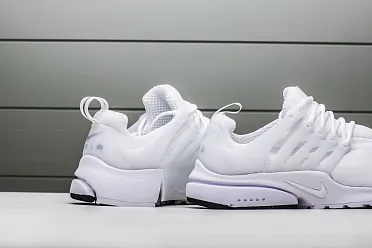 Nike air presto essential hombre blancas sales