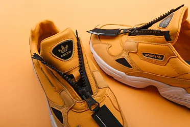 adidas Originals Falcon Zip W EE5113 Sneakerhead