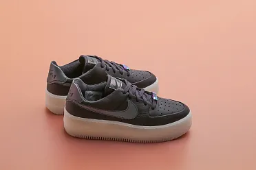 Nike w air force 1 sage low lx 2025