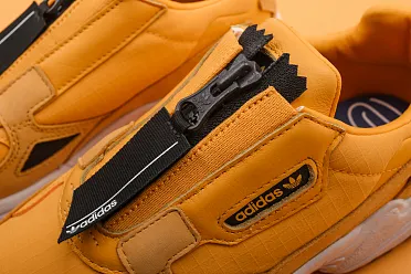 adidas Originals Falcon Zip W EE5113 Sneakerhead