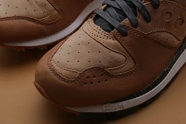 Saucony Azura Leather S704641 Sneakerhead